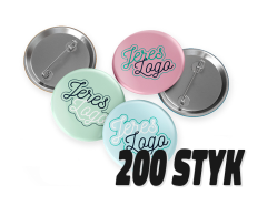 200 badges i størrelse 56mm med eget motiv