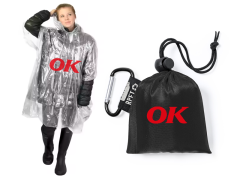 Regnslag med logo i lille pose - også med logo på posen