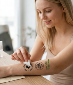 Veganske plastfrie tatoveringer på ark - med oliepapir i stedet for plastforside